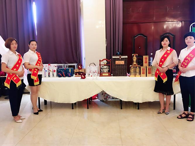 "文化搭台,企业唱戏",古神树银杏酒业经营模式出新招～品鋚会上,产品