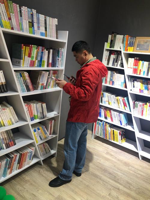 网吧,列管网吧,出版物经营单位,影院等文化经营场所进行了仔细检查